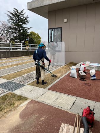 芝刈り施工中